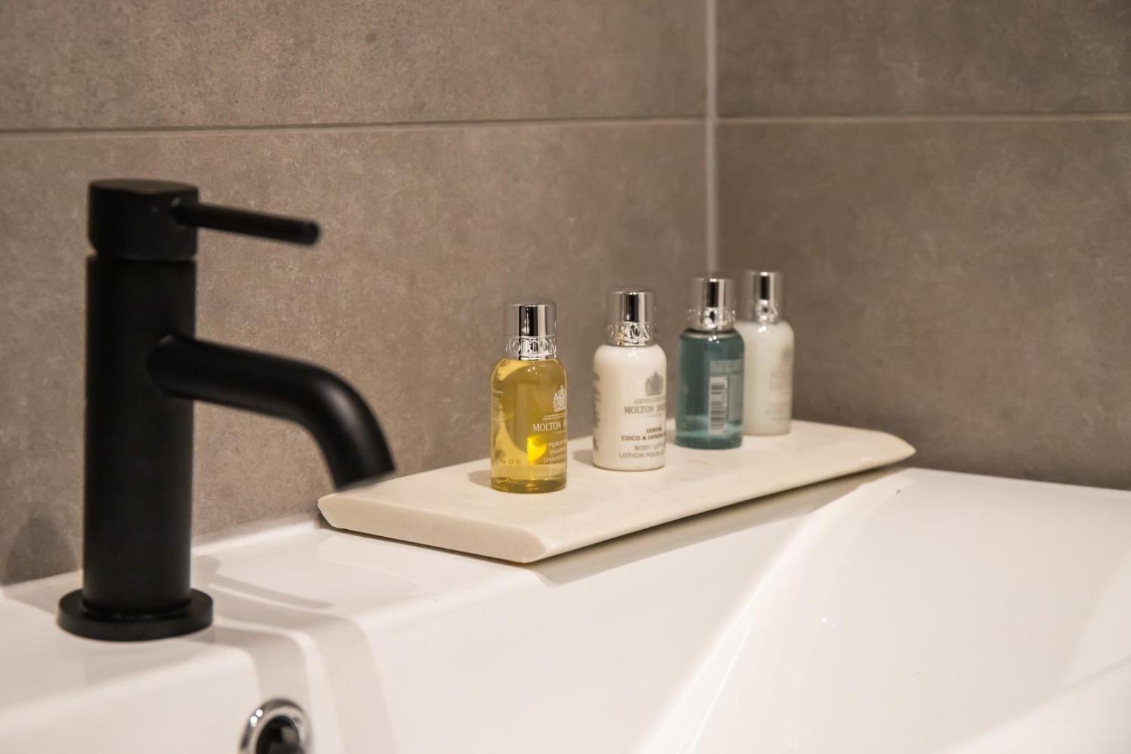 Kirkgate Suites - Stylish City Centre Apartment Leeds  Eksteriør billede